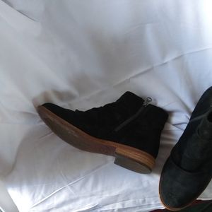 Kirk Ease woman's slip on boots